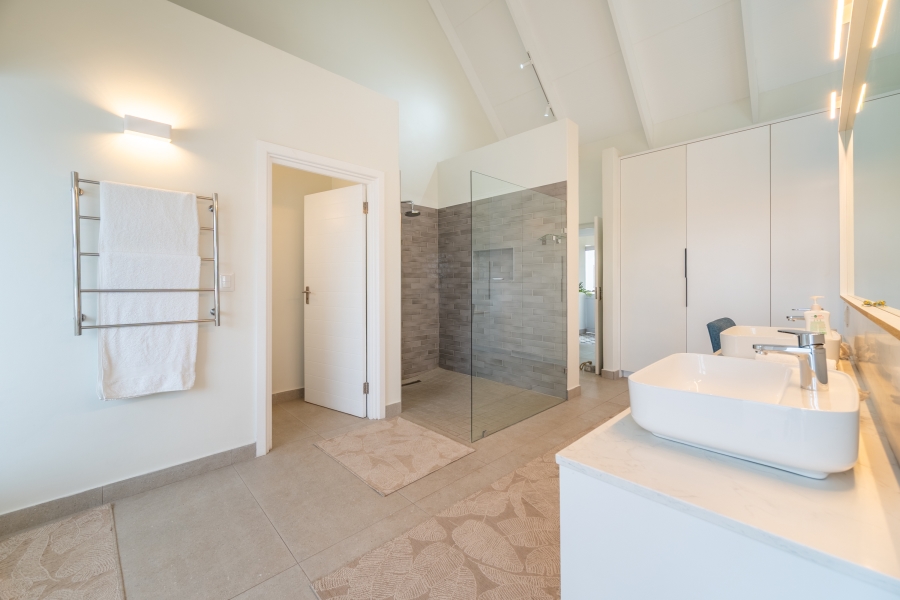 5 Bedroom Property for Sale in St Francis Links Eastern Cape